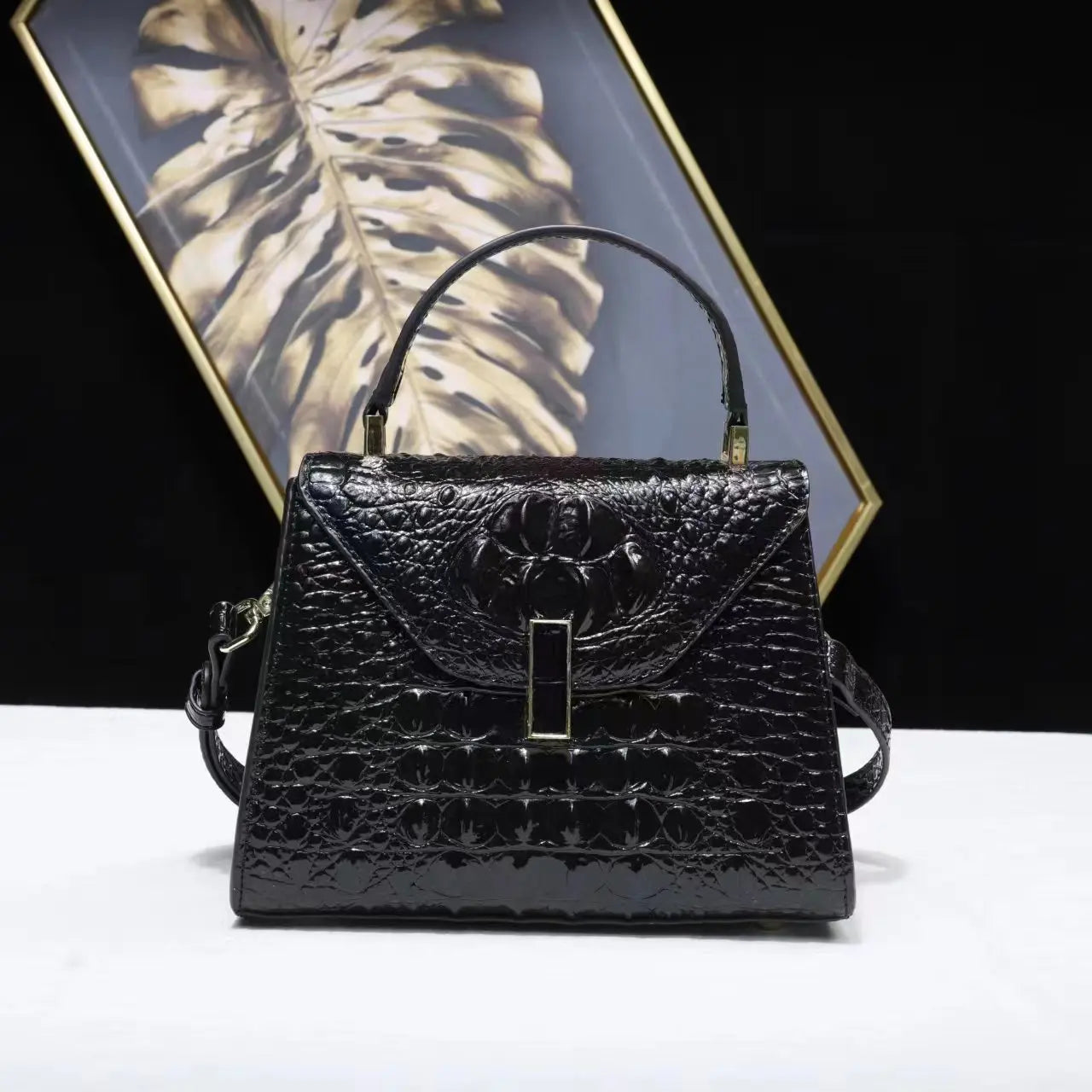 Women's Bag Genuine Leather Crossbody Handbags High Quality Women'sSPECIFICATIONSBrand Name: NoEnName_NullOrigin: Mainland ChinaCN: GuangdongLining Material: POLYESTERMain Material: Genuine leatherPlace Of Origin: GUANG DONG ProvincDMEwomenstorenull