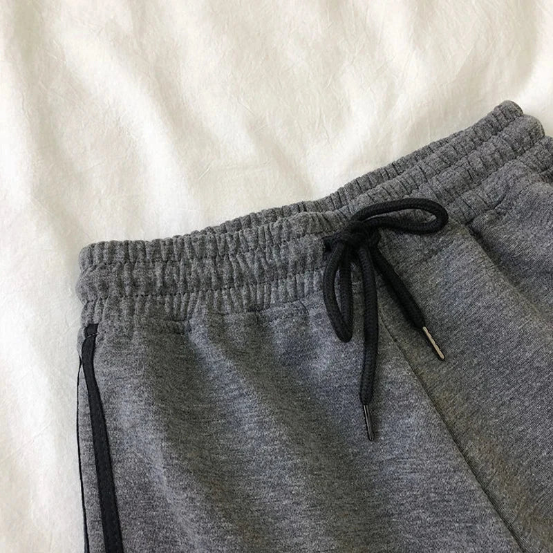 High-Waisted Elastic Loose Sports And Casual Running Shorts For WomenSPECIFICATIONSBrand Name: NoEnName_NullDecoration: noneFabric Type: blendedHign-concerned Chemical: NonePant Style: regularPattern Type: SolidFit Type: LOOSEStyle: CDMEwomenstorenull