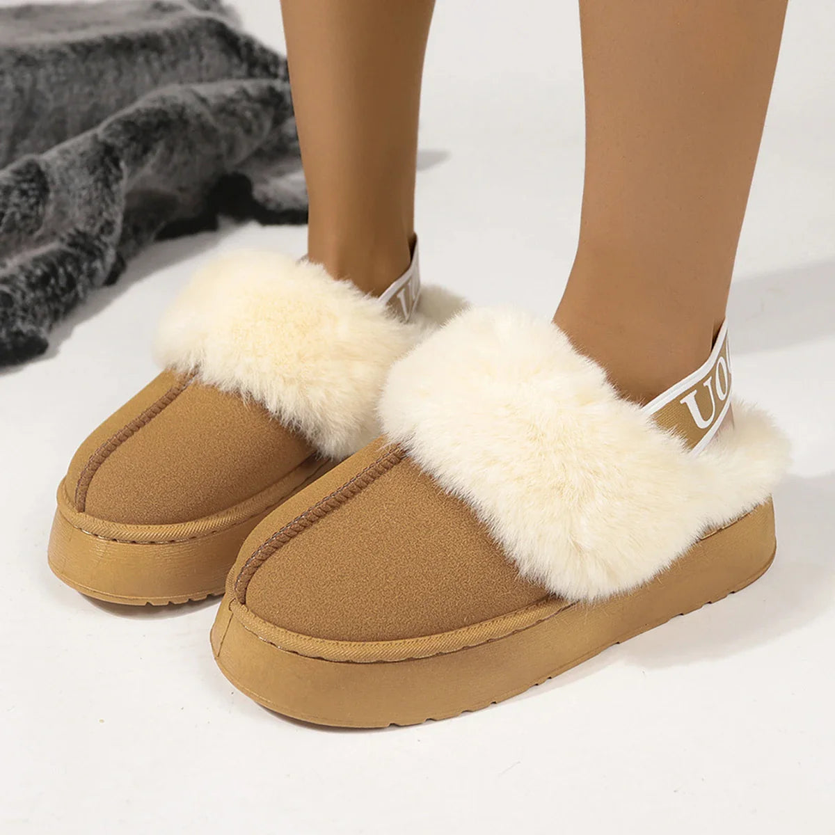 New Leather Women Fashion Winter Indoor Solid Color Suede Slippers LadSPECIFICATIONSBrand Name: QRLQHYBoot Type: Snow BootsShaft Material: Cotton FabricOutsole Material: RUBBERUpper Material: Cotton FabricHign-concerned Chemical: NoneODMEwomenstorenull