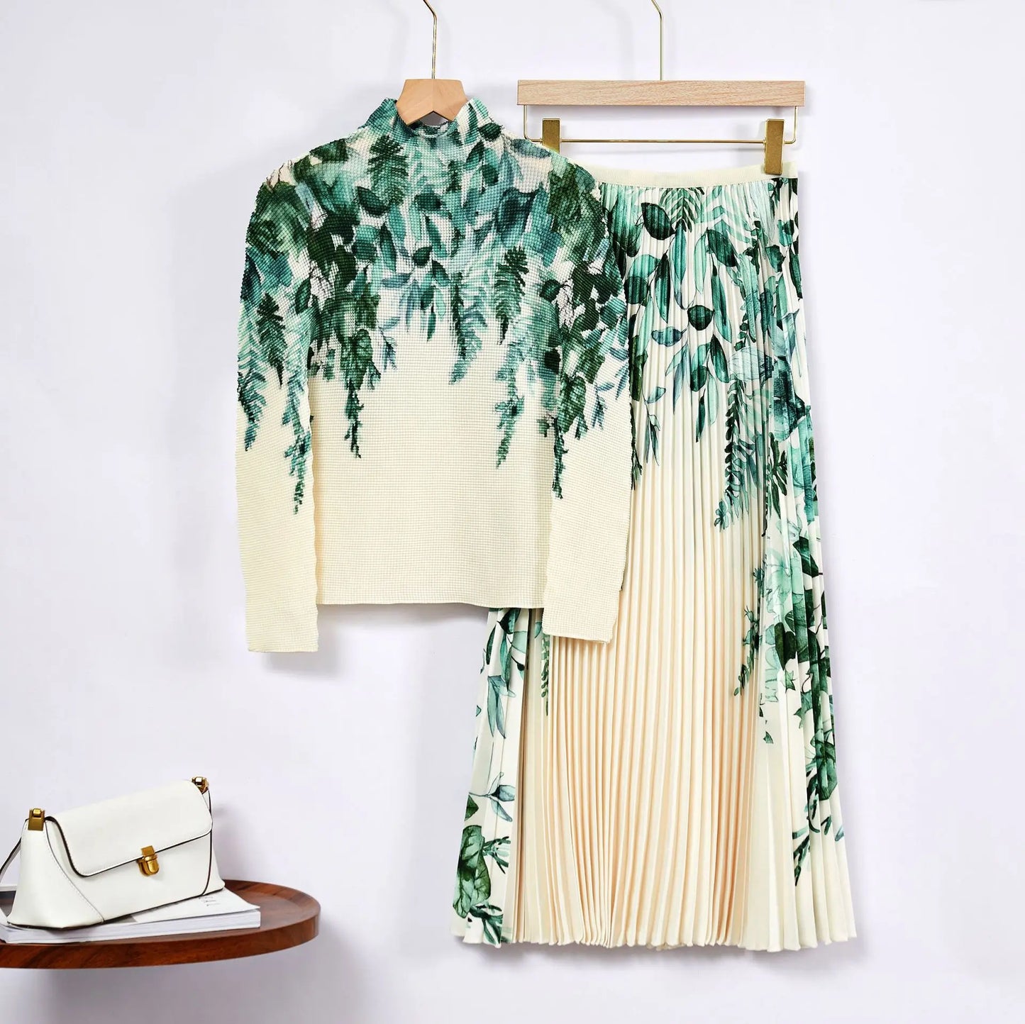 Two-piece Set for Women - Stylish Spring Pleated Outfit Pleated Print