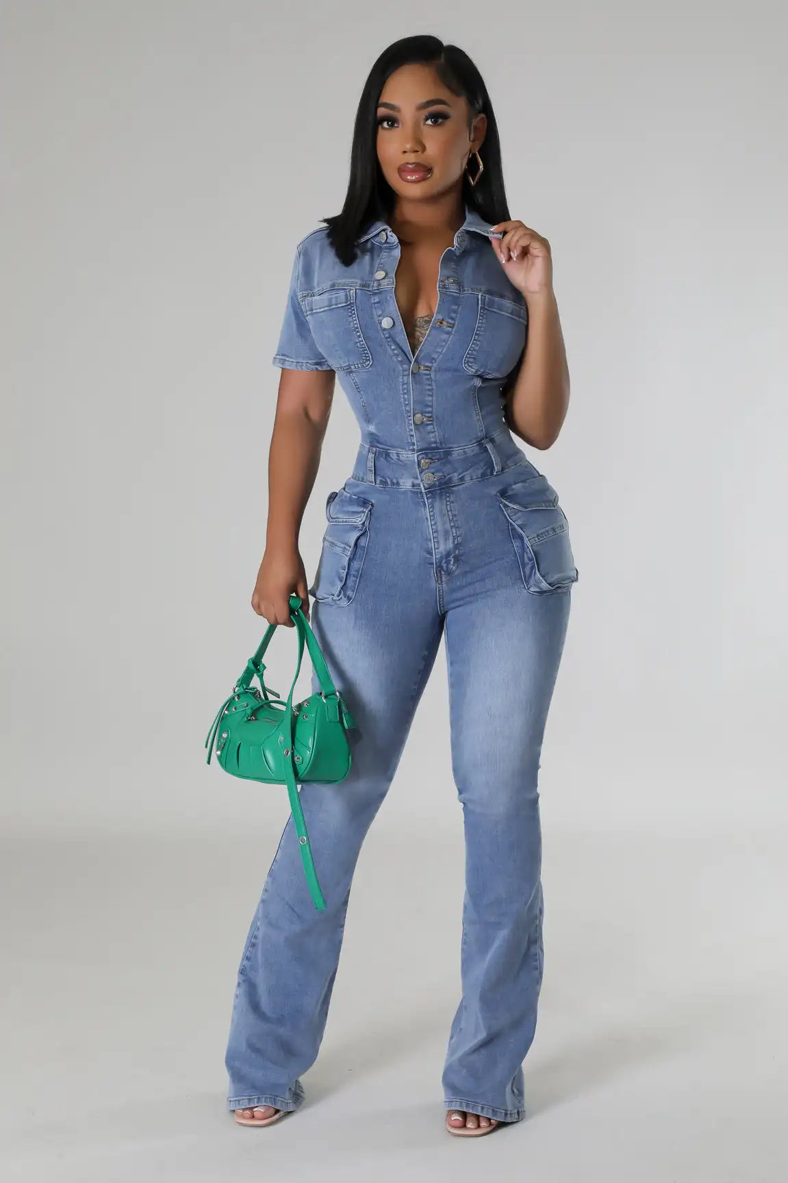 Jeans Jumpsuit Sexy Women Turn Down Collar Elegant Denim Casual RomperSPECIFICATIONSBrand Name: OKAYOASISStyle: High StreetAge: MIDDLE AGEOrigin: Mainland ChinaCN: GuangdongSeason: All seasonMaterial: COTTONMaterial: SPANDEXDecoration:DMEwomenstorenull