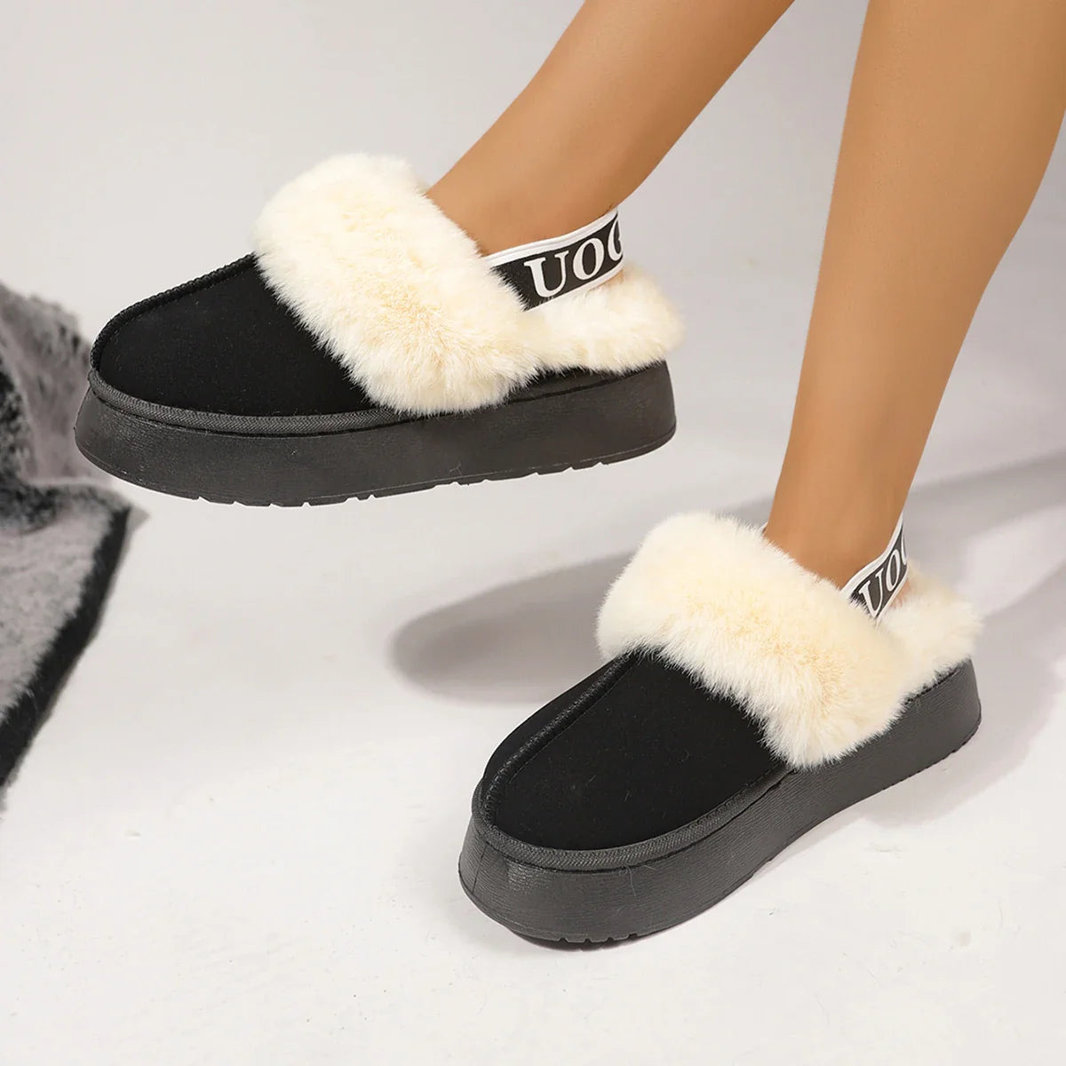 New Leather Women Fashion Winter Indoor Solid Color Suede Slippers LadSPECIFICATIONSBrand Name: QRLQHYBoot Type: Snow BootsShaft Material: Cotton FabricOutsole Material: RUBBERUpper Material: Cotton FabricHign-concerned Chemical: NoneODMEwomenstorenull