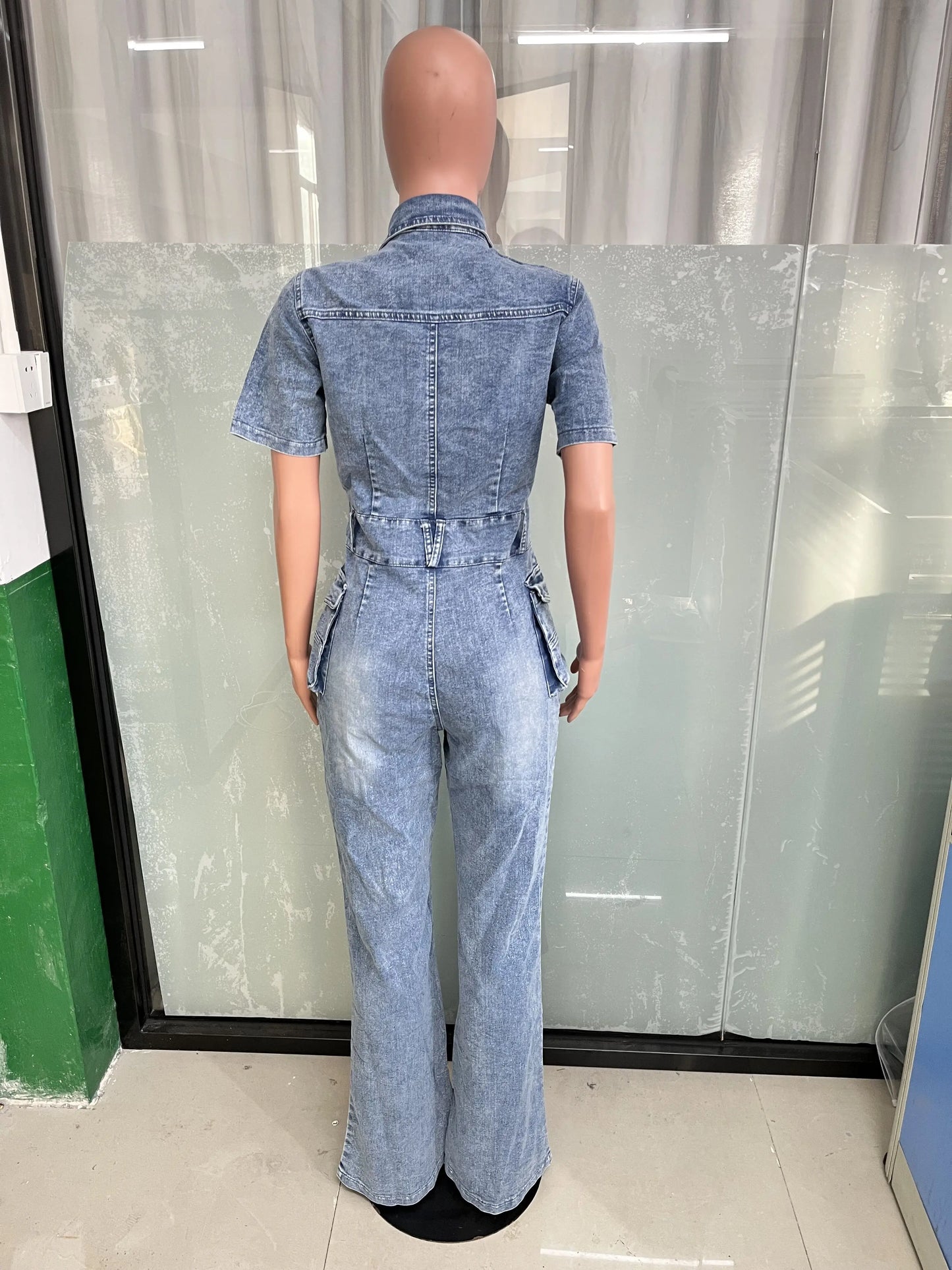 Jeans Jumpsuit Sexy Women Turn Down Collar Elegant Denim Casual RomperSPECIFICATIONSBrand Name: OKAYOASISStyle: High StreetAge: MIDDLE AGEOrigin: Mainland ChinaCN: GuangdongSeason: All seasonMaterial: COTTONMaterial: SPANDEXDecoration:DMEwomenstorenull