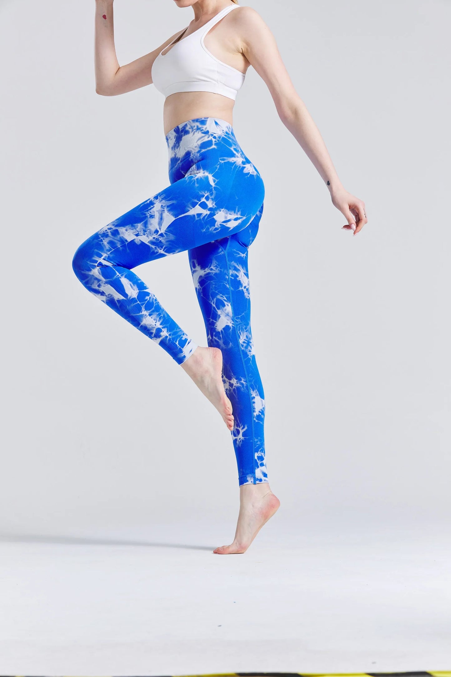 Women Tie Dyed Seamless Leggings Scrunch Fitness Fashion High Gym WaisSPECIFICATIONSBrand Name: caeruleusWaist Type: highStyle: CasualLength(Bottoms): Ankle-LengthOrigin: Mainland ChinaCN: ZhejiangSeason: All seasonHign-concerned ChemiDMEwomenstorenull