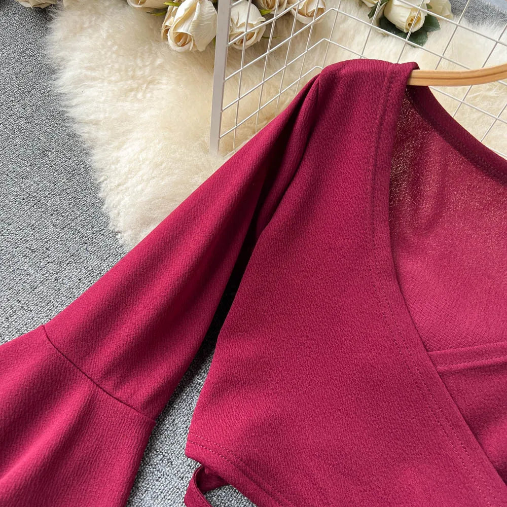 Top- Chic Sexy Flare Long Sleeve Crop T-Shirt V Neck Perfect for women