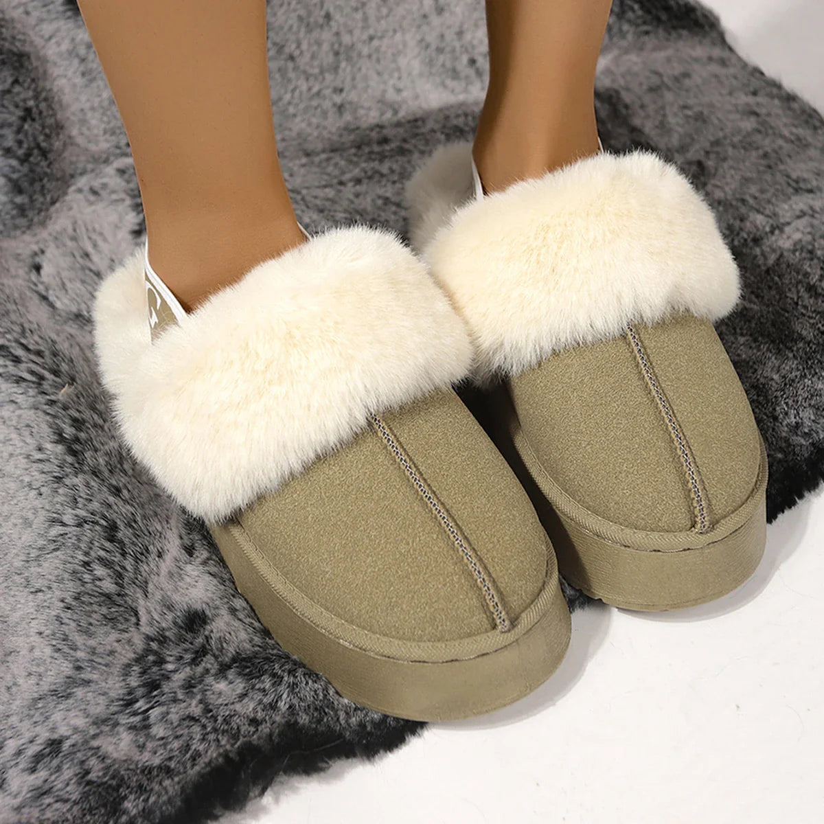 New Leather Women Fashion Winter Indoor Solid Color Suede Slippers LadSPECIFICATIONSBrand Name: QRLQHYBoot Type: Snow BootsShaft Material: Cotton FabricOutsole Material: RUBBERUpper Material: Cotton FabricHign-concerned Chemical: NoneODMEwomenstorenull