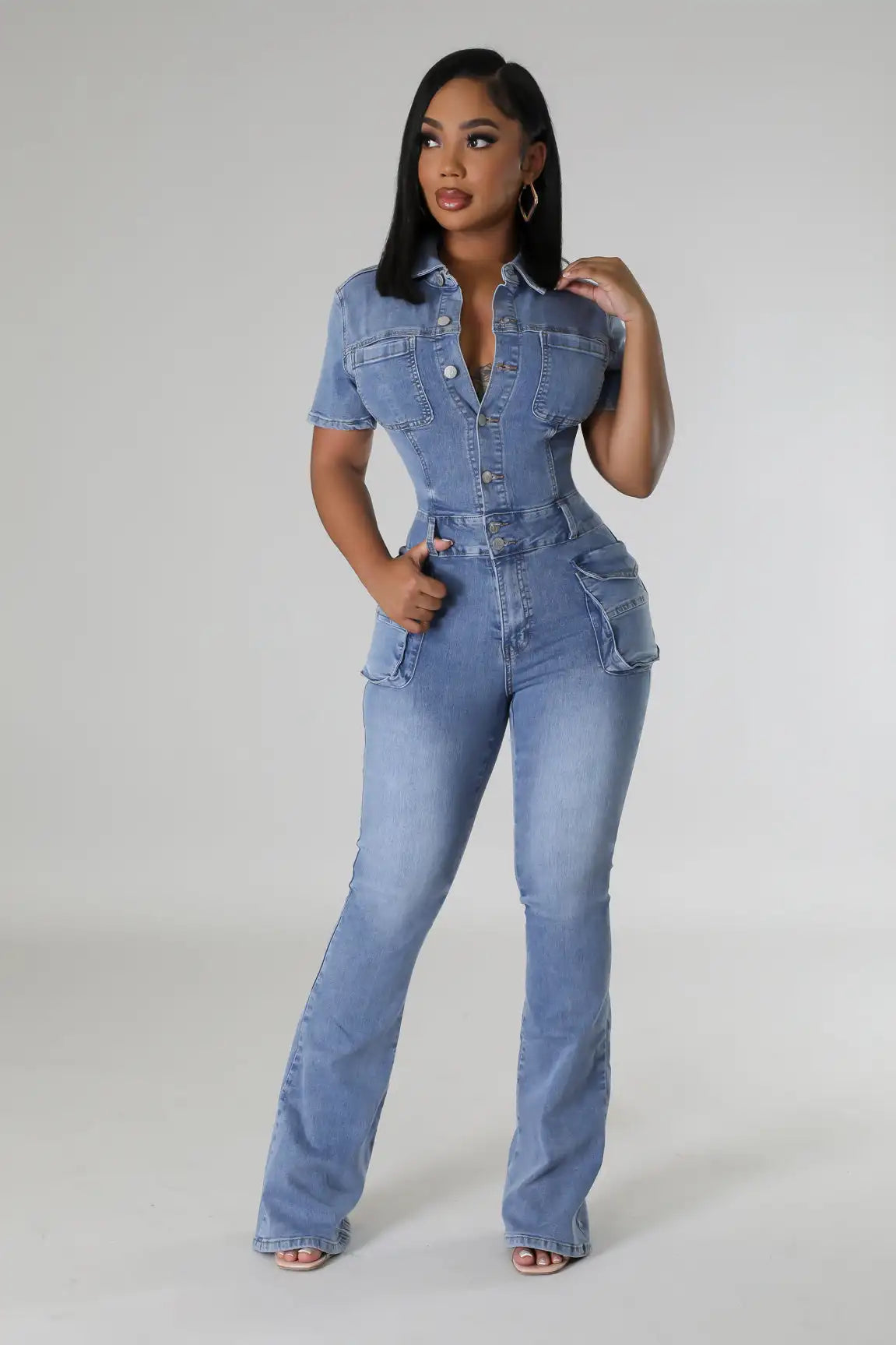 Jeans Jumpsuit Sexy Women Turn Down Collar Elegant Denim Casual RomperSPECIFICATIONSBrand Name: OKAYOASISStyle: High StreetAge: MIDDLE AGEOrigin: Mainland ChinaCN: GuangdongSeason: All seasonMaterial: COTTONMaterial: SPANDEXDecoration:DMEwomenstorenull