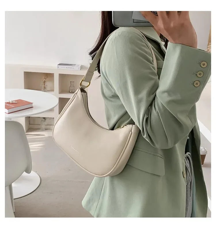 Underarm Bag for Women's Summer New Trendy and High end Crossbody Bag SPECIFICATIONSBrand Name: NoEnName_NullHign-concerned Chemical: NoneHandbags Type: Shoulder BagsMain Material: PULining Material: POLYESTERShape: BaguettePlace Of OrDMEwomenstorenull