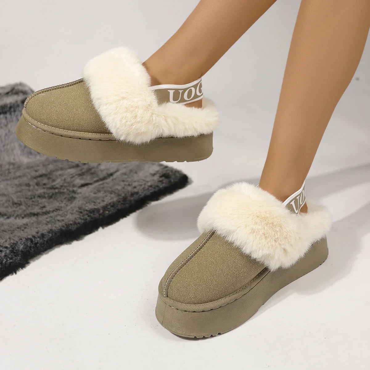 New Leather Women Fashion Winter Indoor Solid Color Suede Slippers LadSPECIFICATIONSBrand Name: QRLQHYBoot Type: Snow BootsShaft Material: Cotton FabricOutsole Material: RUBBERUpper Material: Cotton FabricHign-concerned Chemical: NoneODMEwomenstorenull