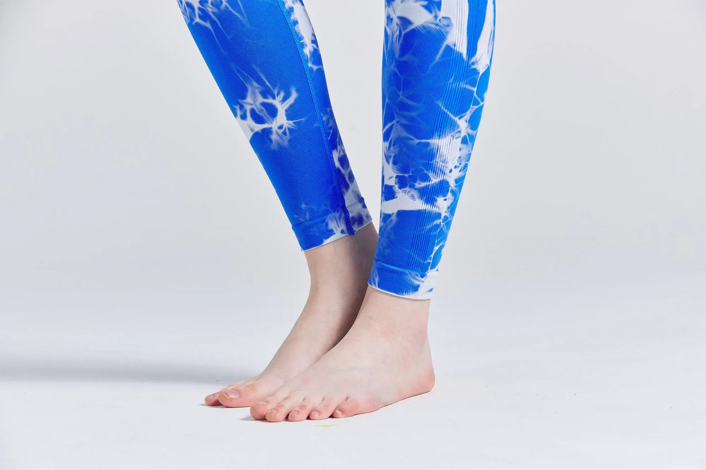 Women Tie Dyed Seamless Leggings Scrunch Fitness Fashion High Gym WaisSPECIFICATIONSBrand Name: caeruleusWaist Type: highStyle: CasualLength(Bottoms): Ankle-LengthOrigin: Mainland ChinaCN: ZhejiangSeason: All seasonHign-concerned ChemiDMEwomenstorenull