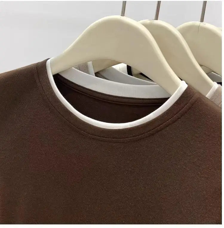 Contrasting Splicing Long Sleeved Round Neck T-shirt Base Shirt Warm TSPECIFICATIONSBrand Name: NoEnName_NullStyle: Office LadyAge: MIDDLE AGEOrigin: Mainland ChinaCN: GuangdongSeason: Autumn/WinterClothing Length: regularDecoration: PDMEwomenstorenull